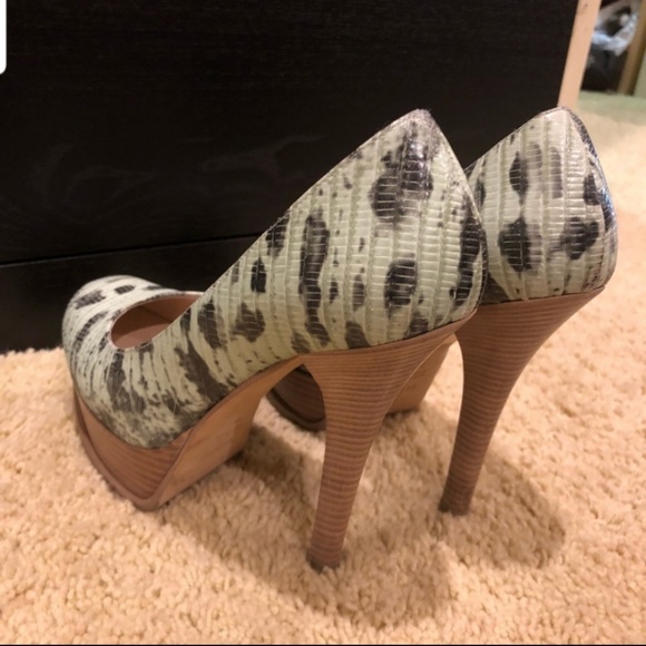 Fendi Fendista Lizard Embossed Platinum Pumps - Picture 4 of 7